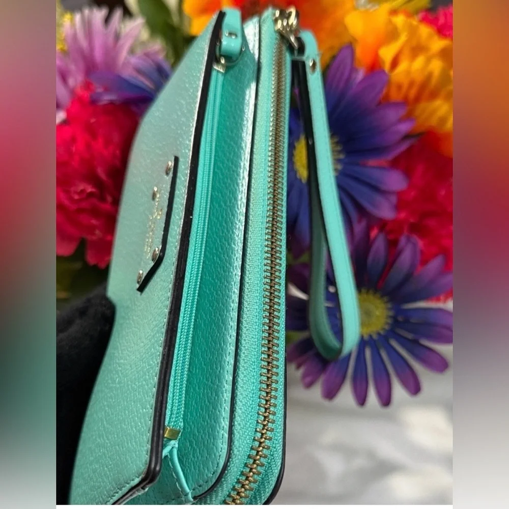 Kate Spade Large Wristlet Clutch